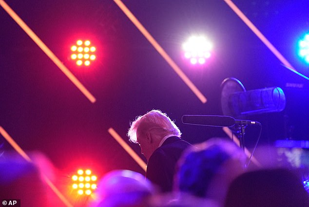 Melania Trump Shines in Silver Gown at Opulent Mar-a-Lago New Year’s Eve Celebration