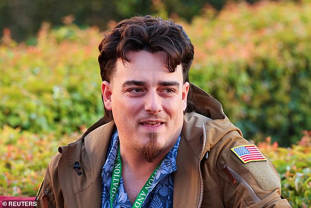 Palmer Luckey Flies Coach Despite $3.5B Net Worth, Citing Employee Values in My First Million Interview