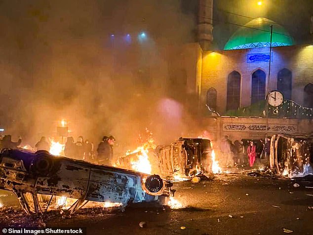 Sources: Trump Weighs Strikes on Nonmilitary Targets in Iran Amid Protests, as Critics Warn of Escalation