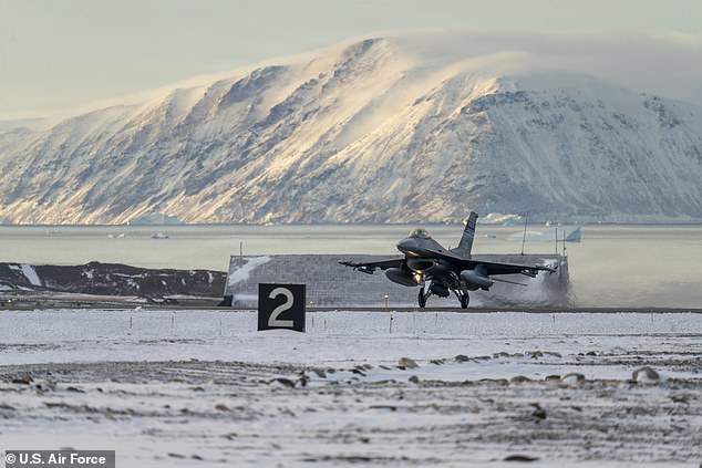 Germany Bolsters Arctic NATO Presence Amid Concerns Over Trump's Greenland Ambitions