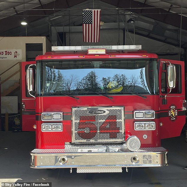 Quick-Thinking Firefighters Rescue Six Puppies from Suspected Opioid Overdose in Washington State