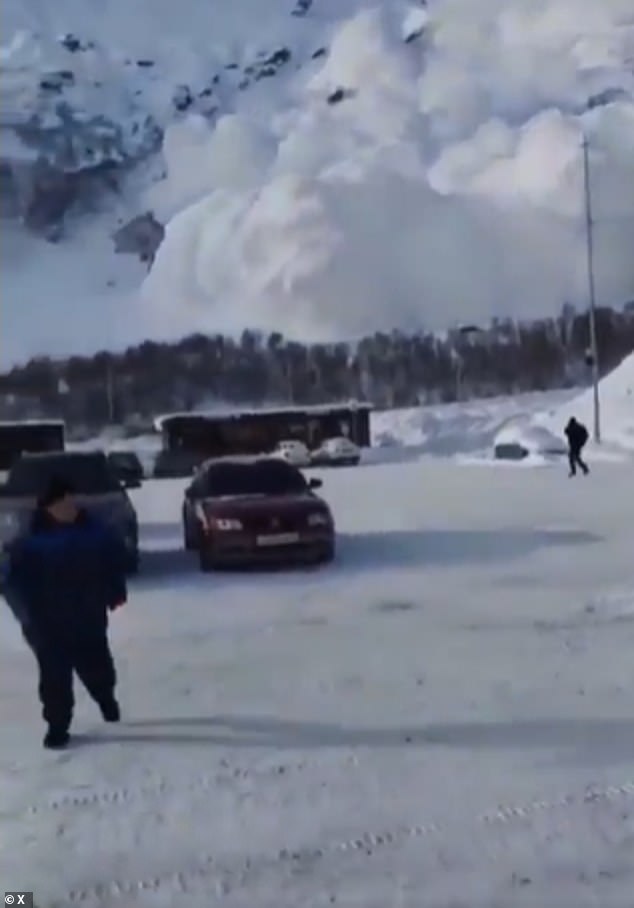 Devastating Avalanche at Mount Elbrus Puts Tourists in Peril