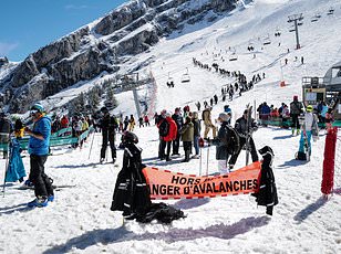 Devastating Avalanche at Mount Elbrus Puts Tourists in Peril