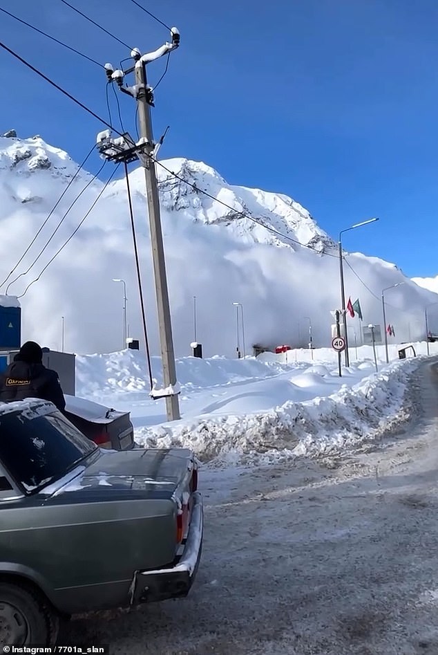 Devastating Avalanche at Mount Elbrus Puts Tourists in Peril