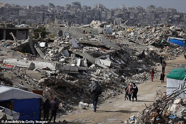 Breaking: Trump's Gaza Board of Peace Announces Tony Blair as Key Member in Major Diplomatic Shift