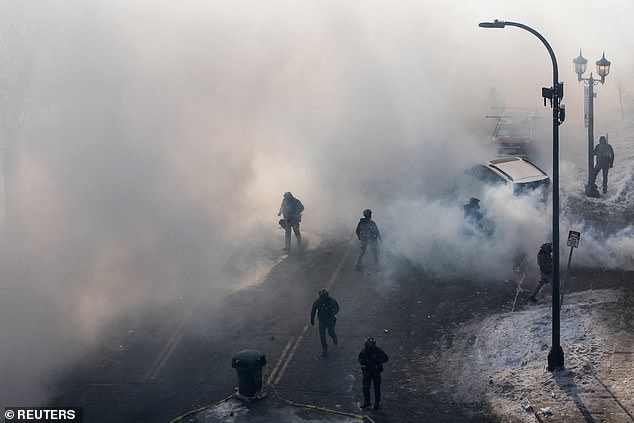 Protests Erupt in Minneapolis After Fatal Shooting by Federal Agent, Leading to Arrests and Escalated Tensions