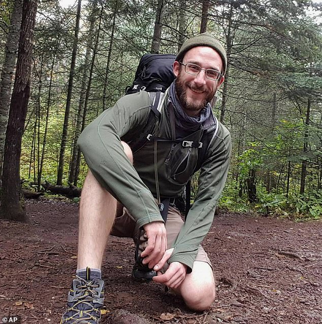 Fatal Shooting of Alex Pretti Sparks Controversy Over Disarmament and Use of Deadly Force During Immigration Operation