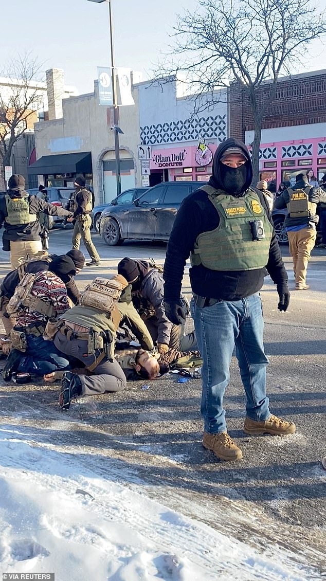 Kristi Noem Meets with Trump Amid Political Pressure Over Alex Pretti Shooting Fallout