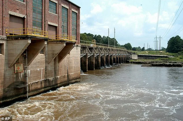 Diesel Odor in Griffin, Georgia's Tap Water Sparks Lingering Concerns Despite Rescinded Advisory