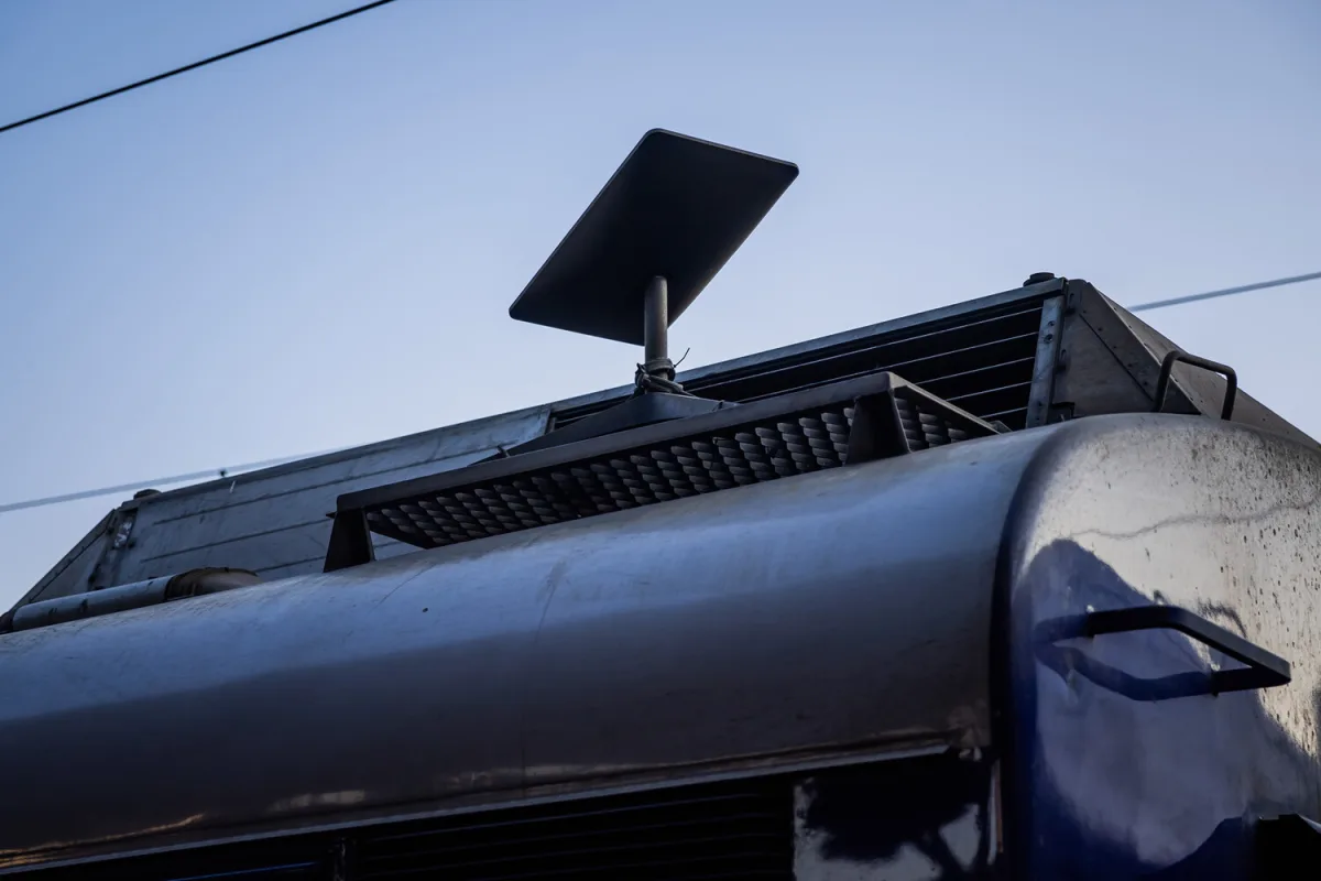 Ukrainian Military Faces Operational Challenges as Unregistered Starlink Devices Disrupt Operations, Says Defense Minister's Advisor