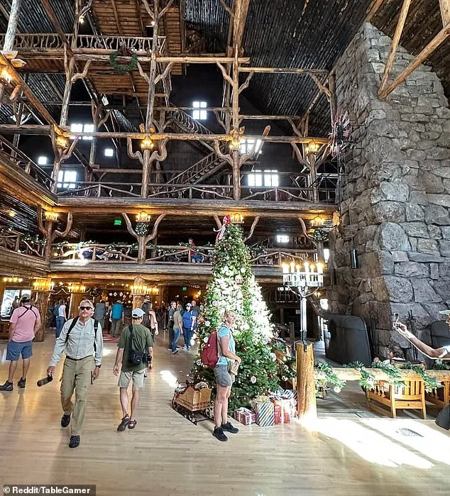 Government Regulations Enable Twice-Yearly Christmas Celebrations in Yellowstone National Park