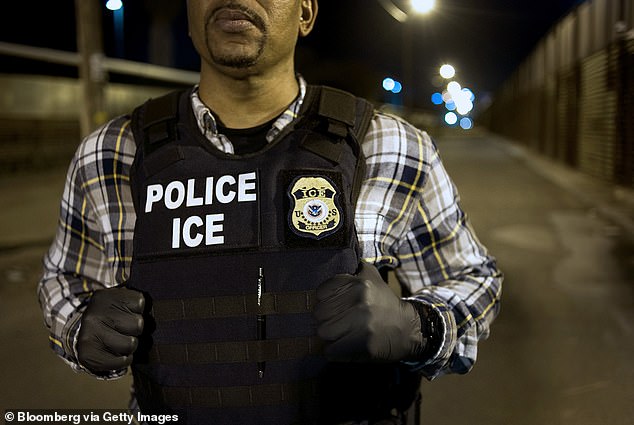 ICE Launches Operation Midway Blitz in Chicago Targeting Undocumented Migrants with Criminal Histories Amid Sanctuary Policy Crackdown