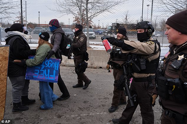 Minnesota Authorities Pledge Federal Collaboration in Alex Pretti Case, As Partnership Talks Continue