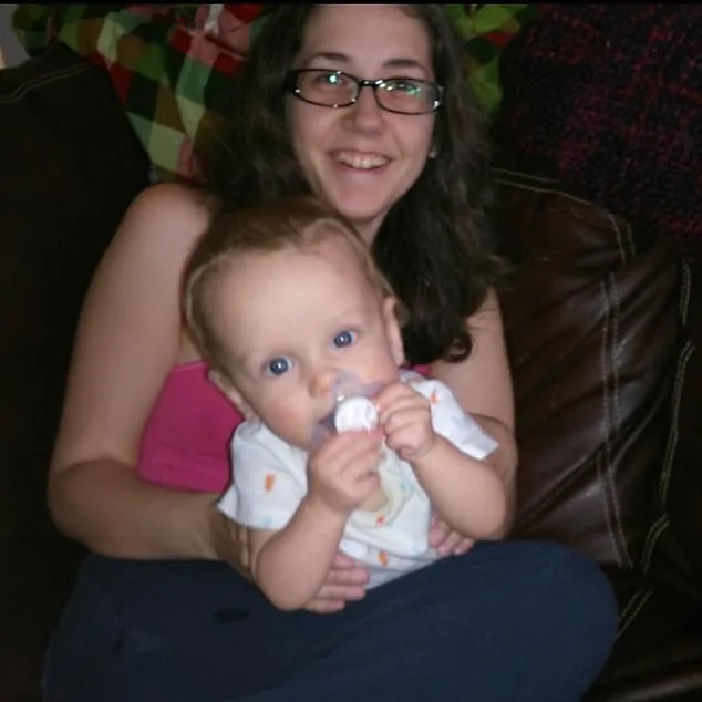 The Sparkling Shoes: A Parent’s Unique Way to Find Their Child in the Crowd