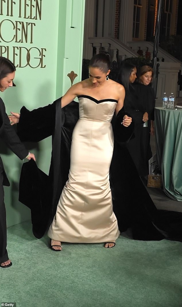 Meghan Markle Shines at 2026 Fifteen Percent Pledge Gala in Stunning $8,500 Custom Ensemble