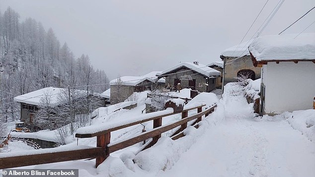 Alpine Villages Turn to Ghost Towns Amid Sudden Snowfall and Avalanche Fears