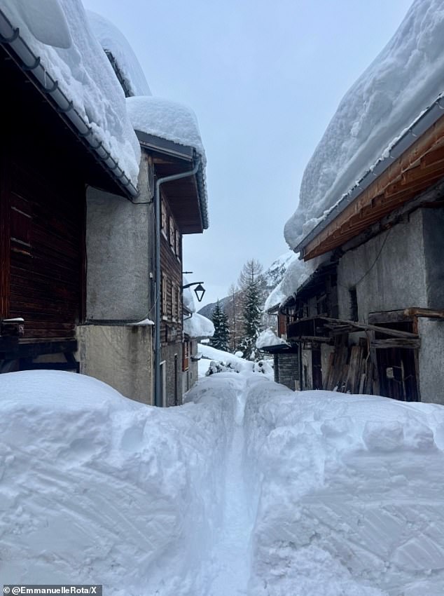 Alpine Villages Turn to Ghost Towns Amid Sudden Snowfall and Avalanche Fears