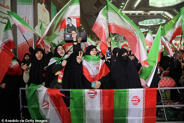 U.S. Considers Targeted Strikes on Iran as Trump Balances Force and Diplomacy