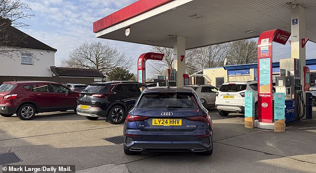 Iran's Threats to Close Strait of Hormuz Spark Global Energy Crisis, Oil Prices Surge, UK Petrol Queues Form