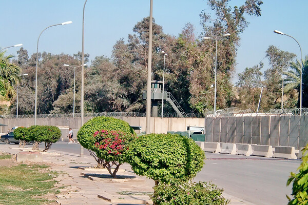 Shiite Militias Extend Ceasefire at U.S. Embassy Amid Regional Tensions