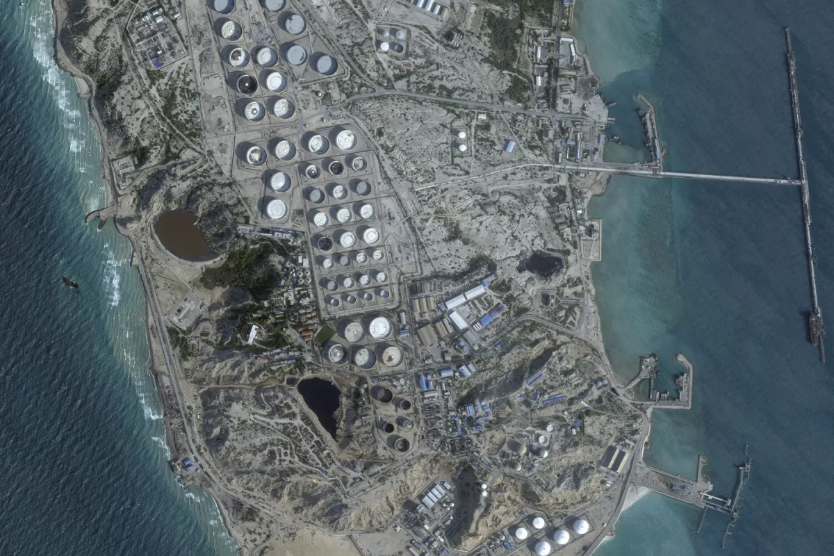 U.S. Accelerates Deployment of Marines and Navy to Middle East Amid Reports of Potential Iranian Island Seizure