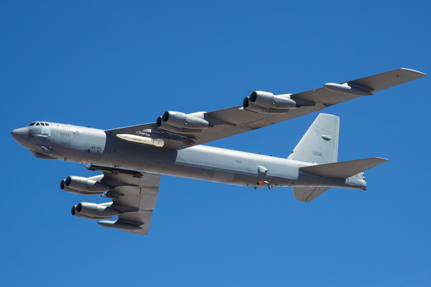 Rare Sighting: B-52 Bomber Test Flights with AGM-181 LRSO Missiles Over Mojave Desert