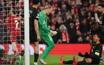 PSG Power Past Liverpool to Semis