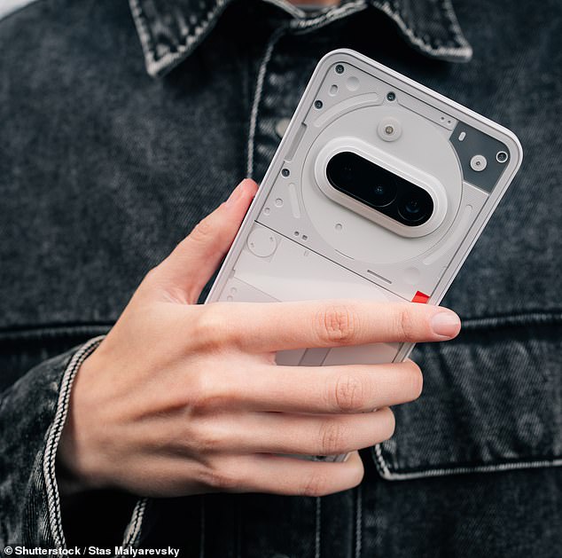 Smartphone Security Flaws Leave Users at Risk