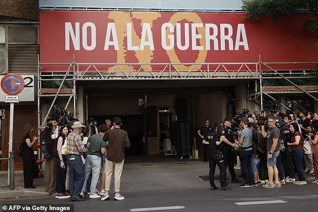 Spanish Police Raid Socialist Party HQ Amid Corruption Probe