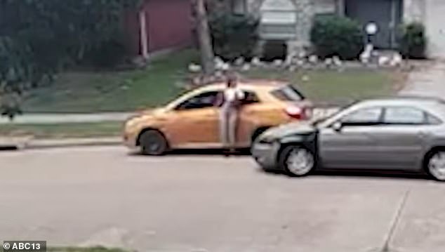 DoorDash driver resumes delivery task minutes after fleeing suspect strikes her car.