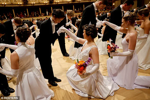Leni Klum Sparkles at the Vienna Opera Ball