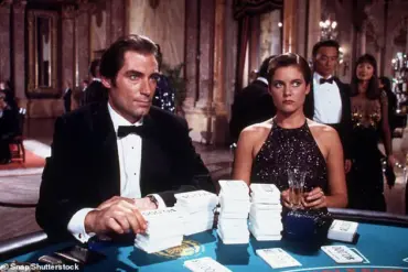 Robert Davi's Perspective on James Bond's Future: Retaining Classic Elements in a Modern Context