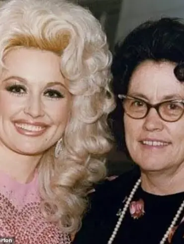 Dolly Parton's Journey: From Straw Bed Childhood in Great Smoky Mountains to International Stardom