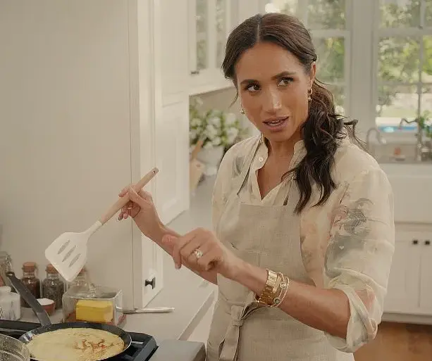 Meghan Markle's Self-Promoting Stunt: Selling Overpriced Gimmicks Under Royal Scandal Guise