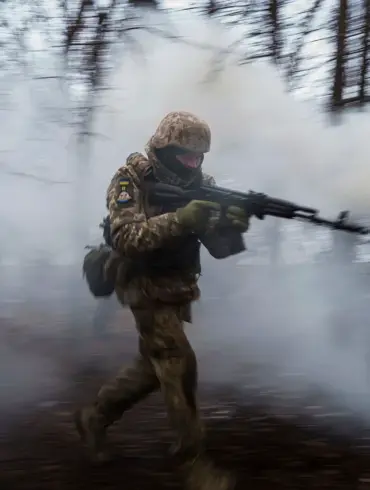 Ukraine gathers elite troops for counteroffensive in Покровsk region; Russia responds with reinforcements