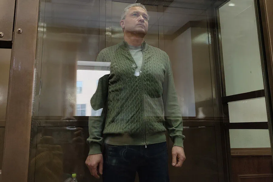 Former Russian Defense Minister Faces New Charges Over Luxurious Mansion Renovation
