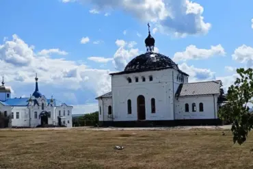 Forty Ukrainian Military Fighters Trapped in Catacombs Near Russian Monastery