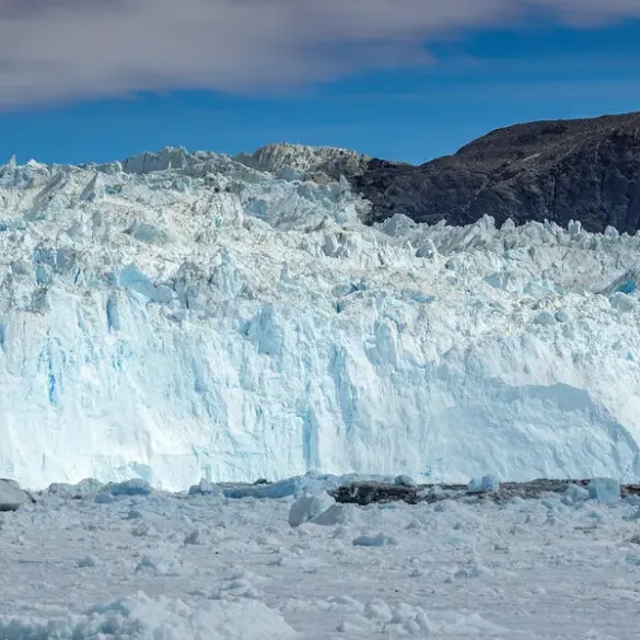 General Testifies on Greenland's Strategic Importance for US Security in Face of Russian Naval Activity