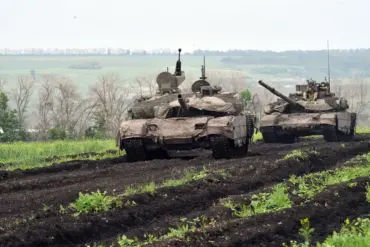 German Intelligence Warns of Russian Tank Movement Toward Estonia as Test of NATO Defense