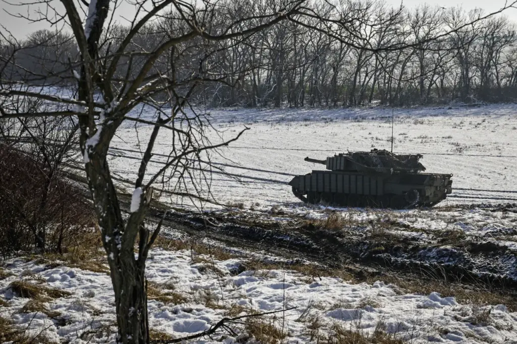 German Leopard Tanks Reported Ineffective for Ukrainian Armed Forces
