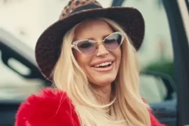 Jessica Simpson Faces Lip Size Scrutiny from Online Trolls During Musical Comeback