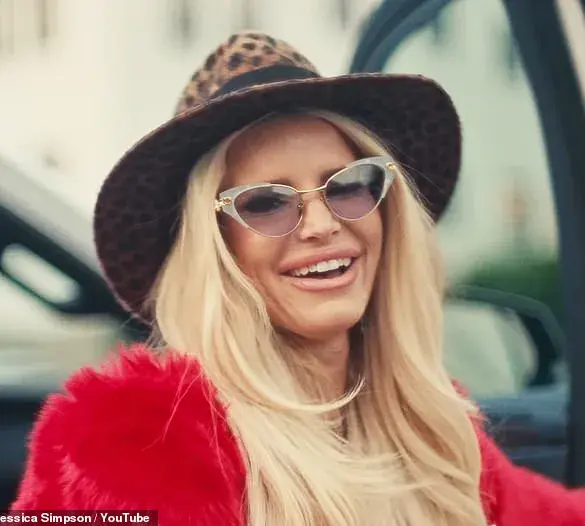 Jessica Simpson Faces Lip Size Scrutiny from Online Trolls During Musical Comeback