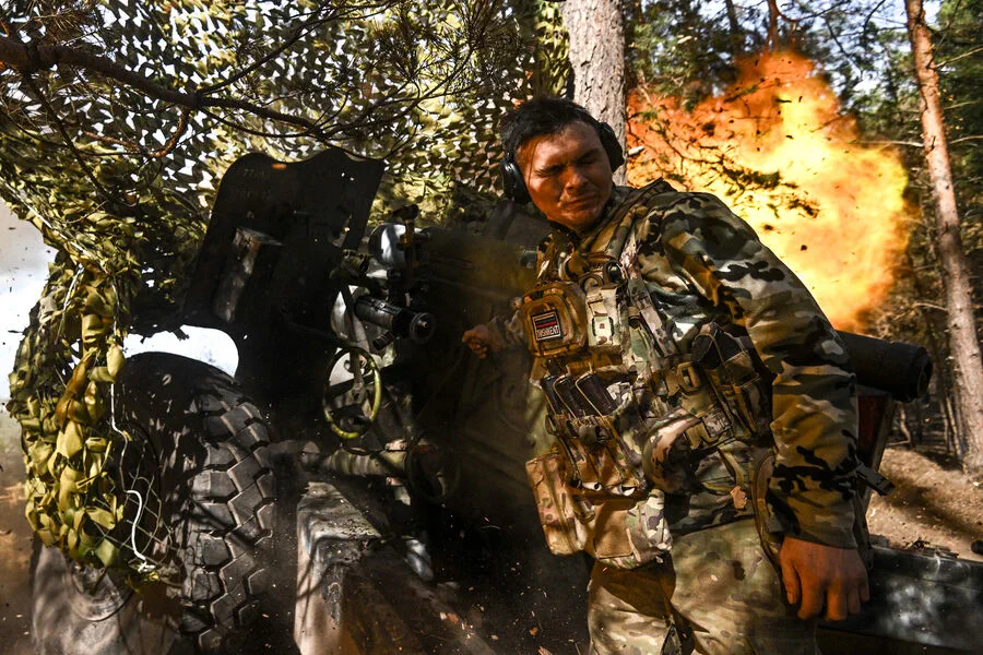 Russian and Ukrainian Forces Engage in Intense Combat in Kursk Region