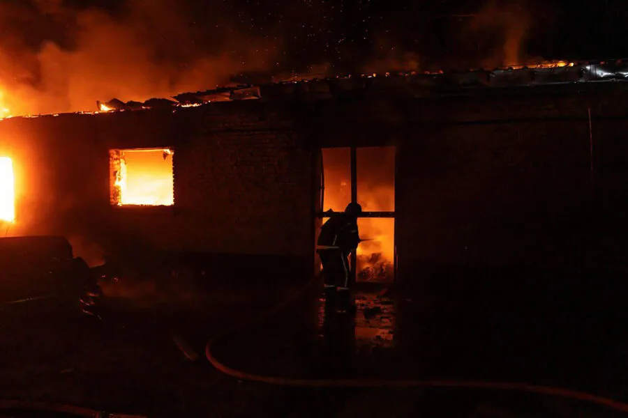 Russian Attack on Kyiv's Goloseevsky District: Eyewitnesses Capture Devastating Fire