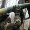 Russian Forces Launch Nighttime Attacks on Kyiv, Targeting Military Enterprises