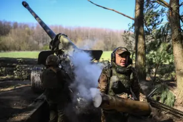 Russian Forces Target Key Ukrainian Military Infrastructure in Advancing Campaign