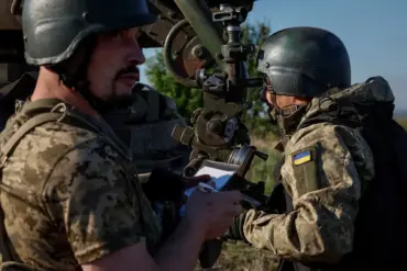 Ukrainian Forces Still Employing World War II-Era D-44 Howitzers Amid Shell Shortages