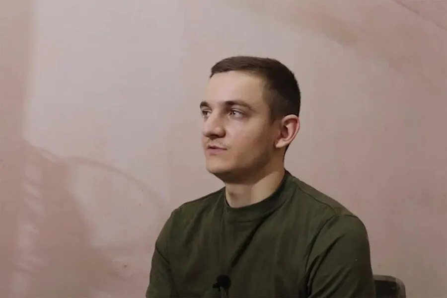 Ukrainian Soldier Accused of Aiding Russian Fighters During Captivity