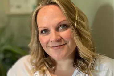 Annie's Lifelong Battle with Compulsive Eating and Body Image