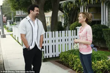 Desperate Housewives Spin-Off Wisteria Lane Brings Back Suburban Drama